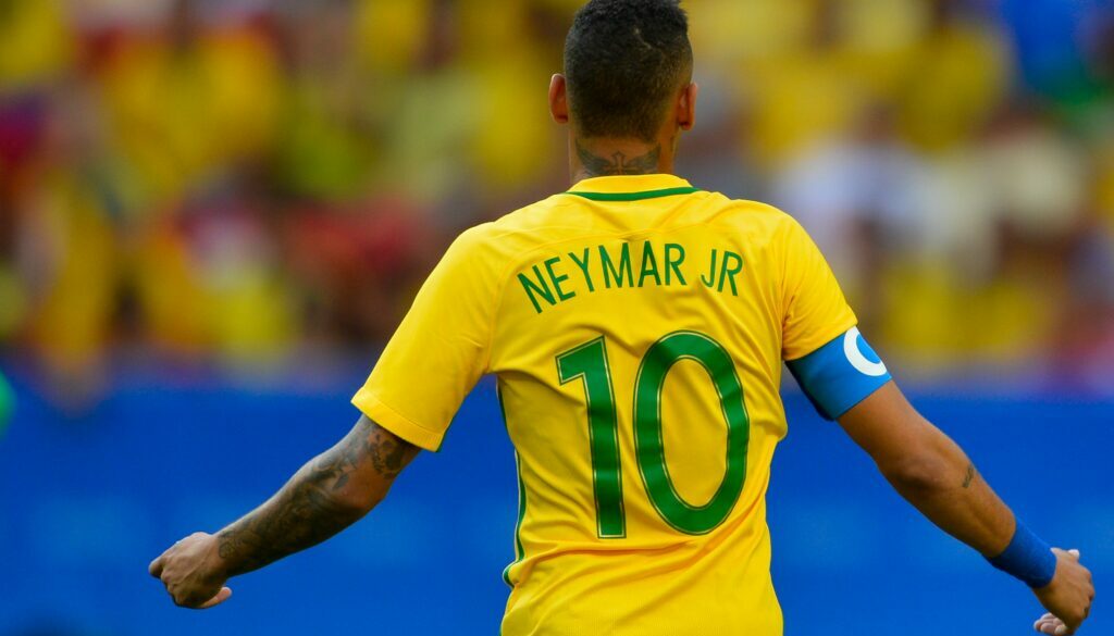 Brasil_estreia_contra_a_África_do_Sul_no_Mané_Garrincha_(28151407214)-min